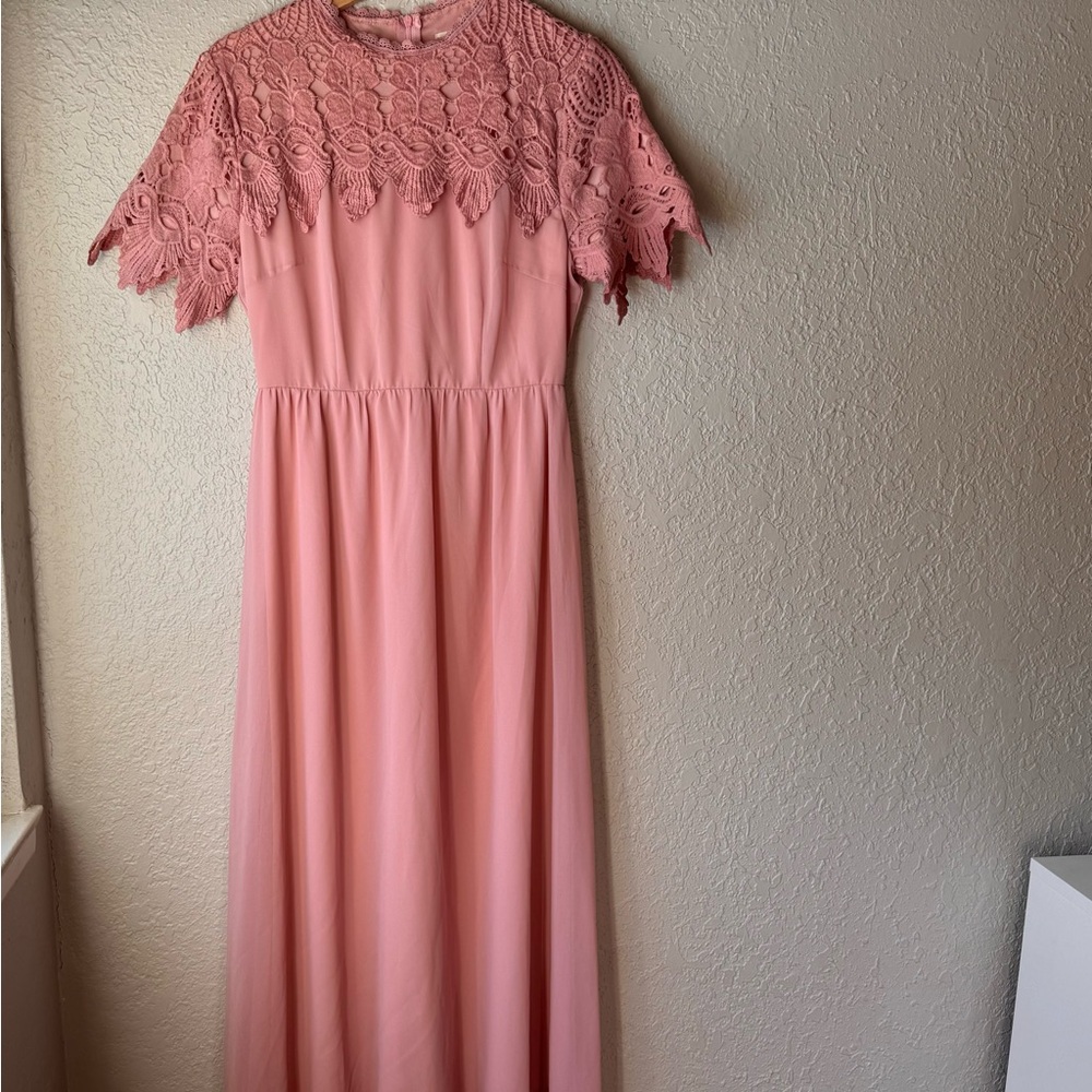 Roolee maxi dusty pink bridesmaid dress. Size Small Lace detail